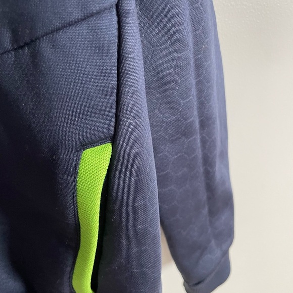 Seattle Seahawks NFL Team Apparel Kids Navy embroidered Hoodie size youth medium - Picture 4 of 5
